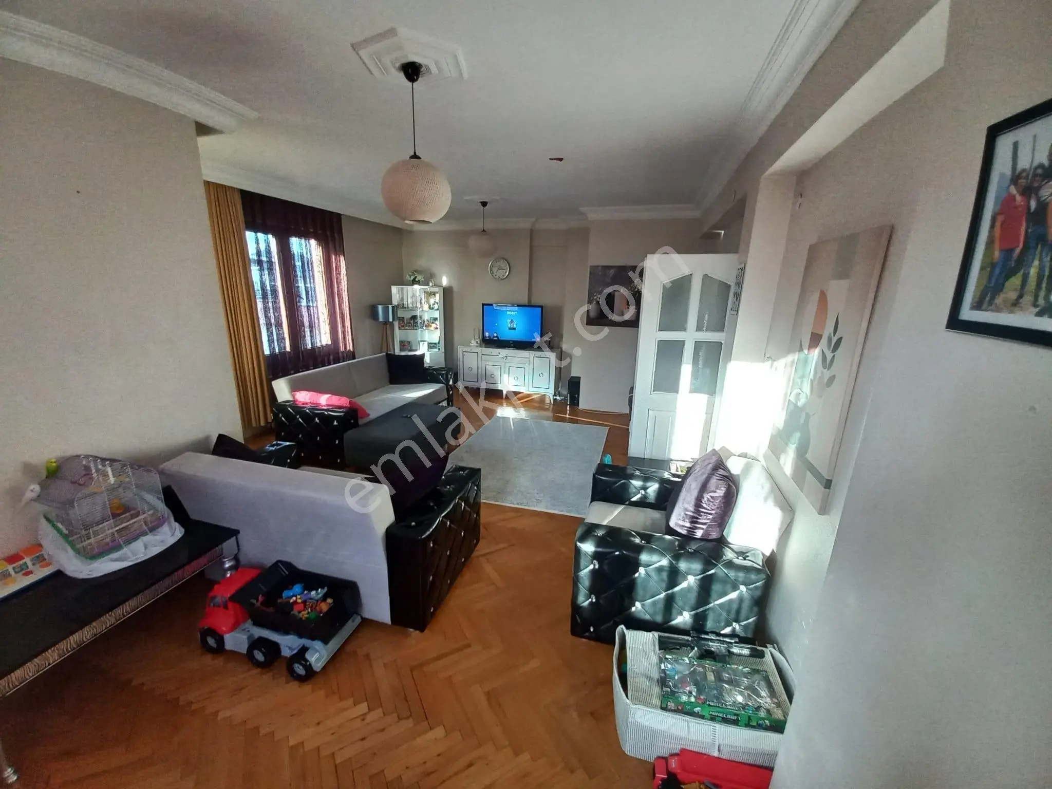 Fındıklı Işıltı Sokakta Yüksek Kat Geniş 3+1 110 M2 Asansörlü ! - Görsel 3