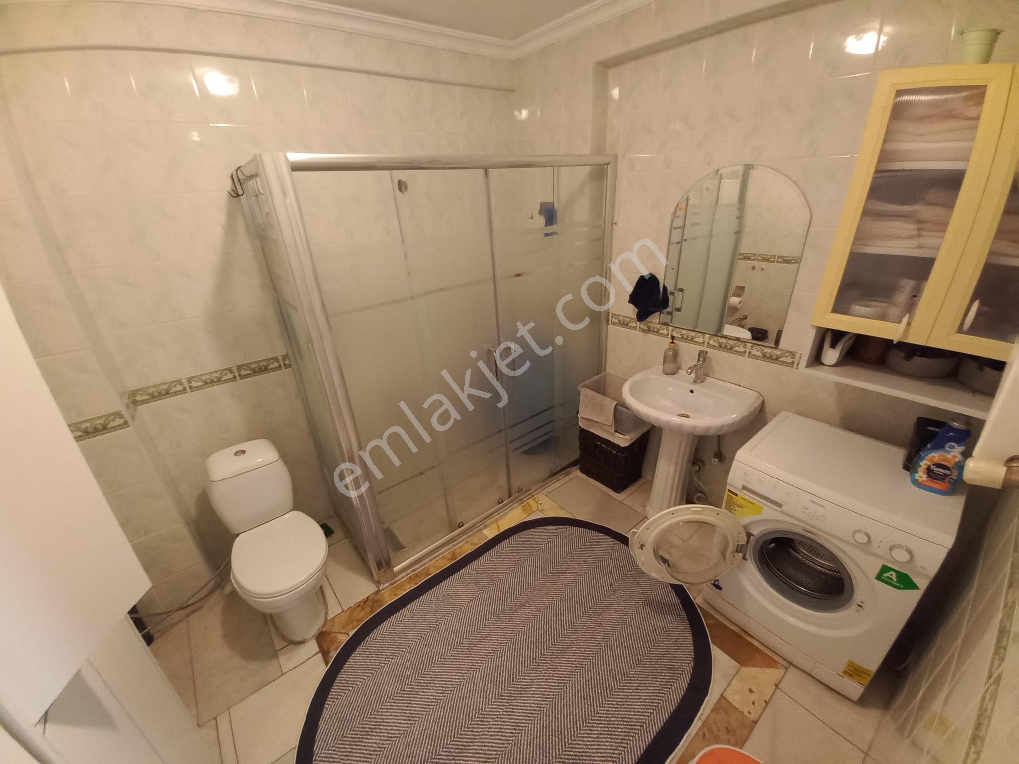 Fındıklı Işıltı Sokakta Yüksek Kat Geniş 3+1 110 M2 Asansörlü ! - Görsel 25