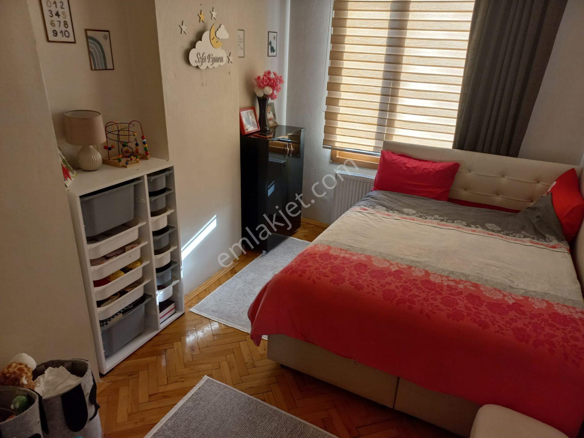 Fındıklı Işıltı Sokakta Yüksek Kat Geniş 3+1 110 M2 Asansörlü ! - Görsel 24