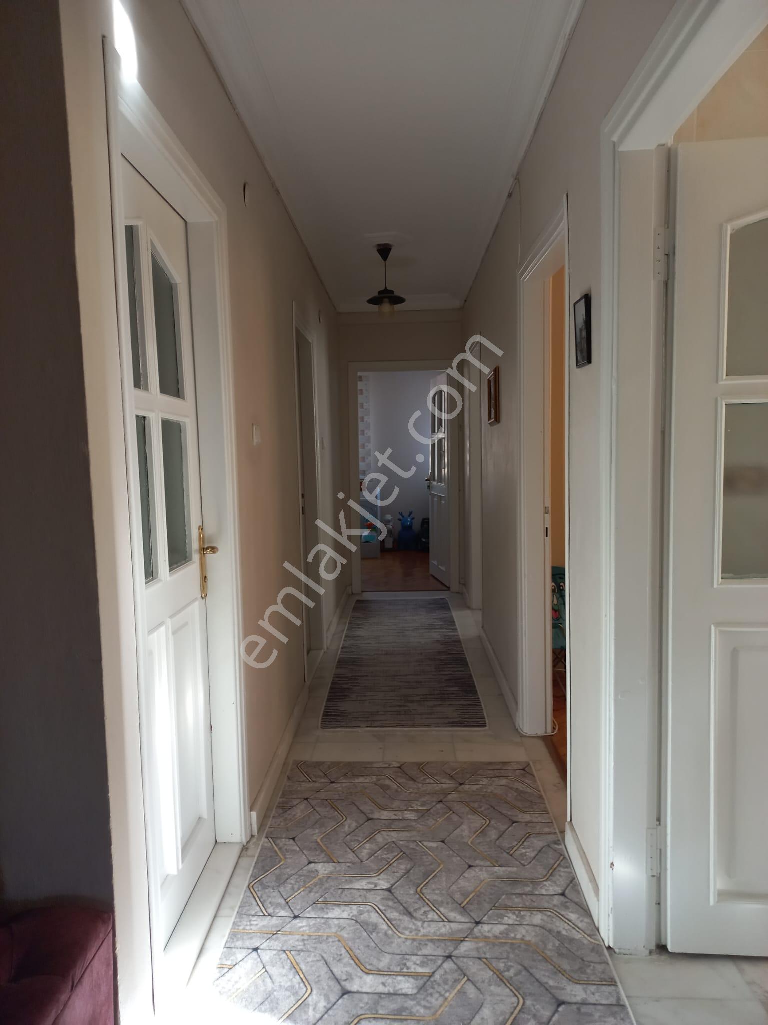 Fındıklı Işıltı Sokakta Yüksek Kat Geniş 3+1 110 M2 Asansörlü ! - Görsel 17
