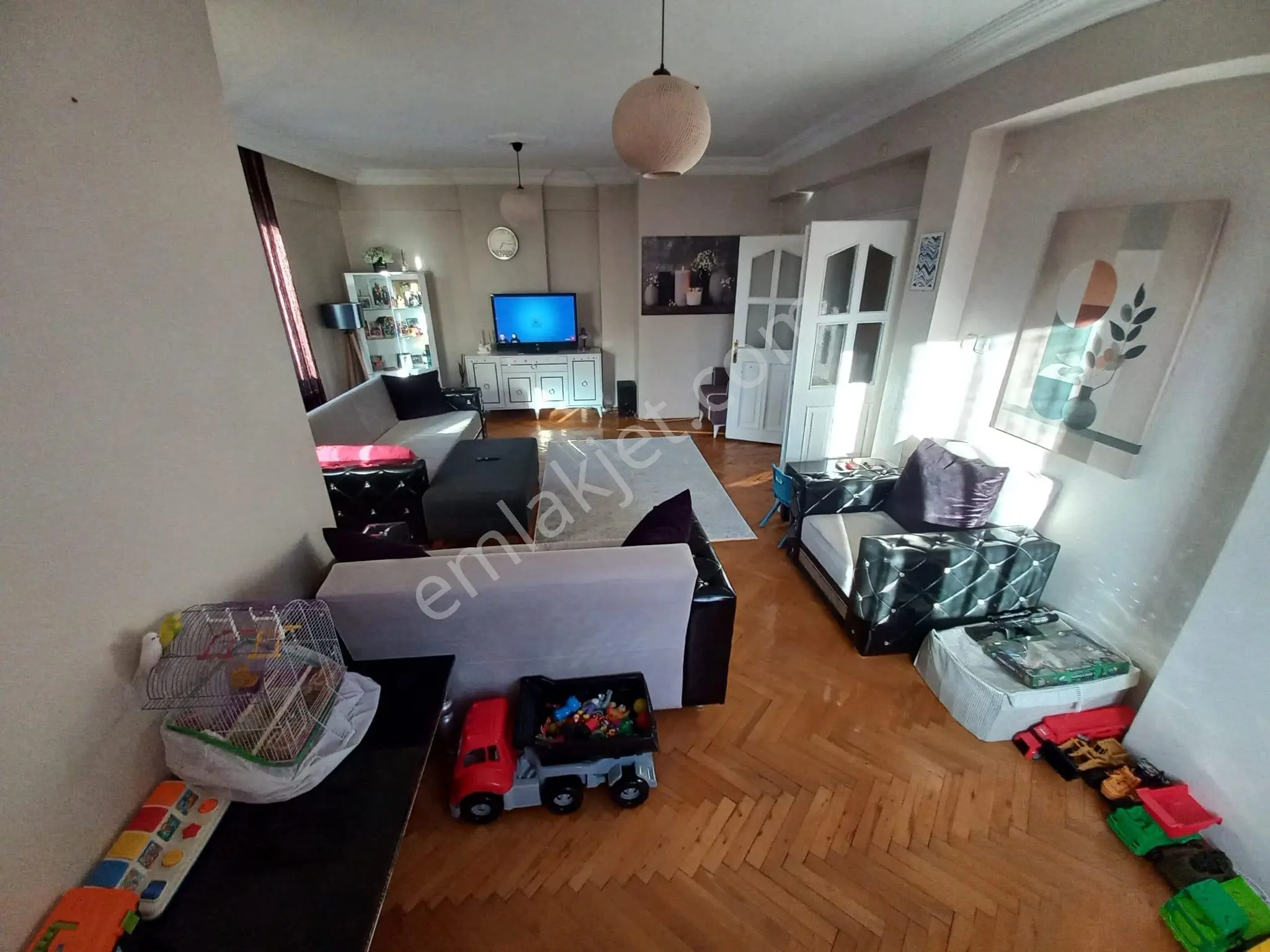 Fındıklı Işıltı Sokakta Yüksek Kat Geniş 3+1 110 M2 Asansörlü ! - Görsel 2