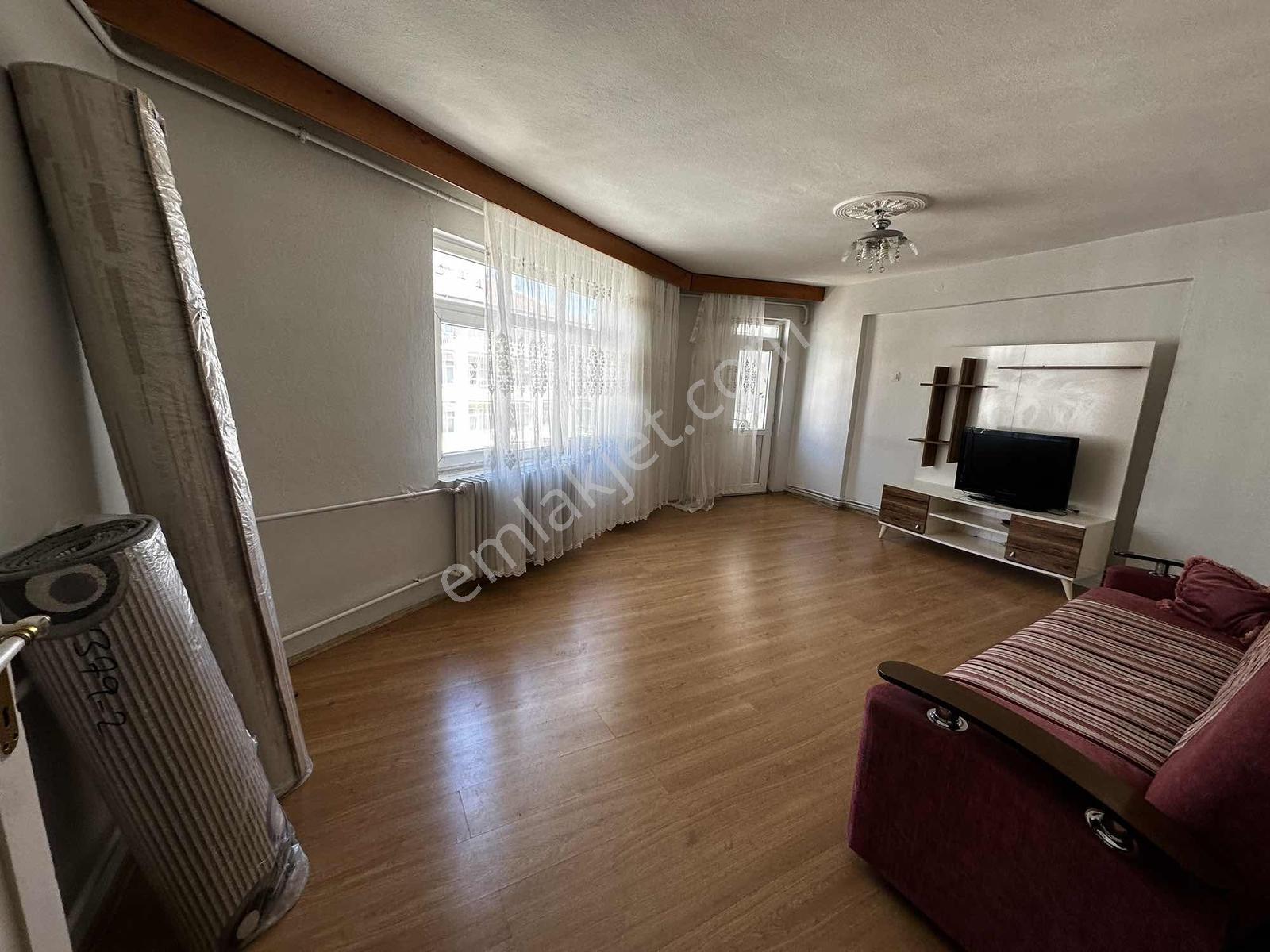 Çarşı Merkezde 1+1 Kısmi Eşyalı Kiralık Daire - Görsel 5