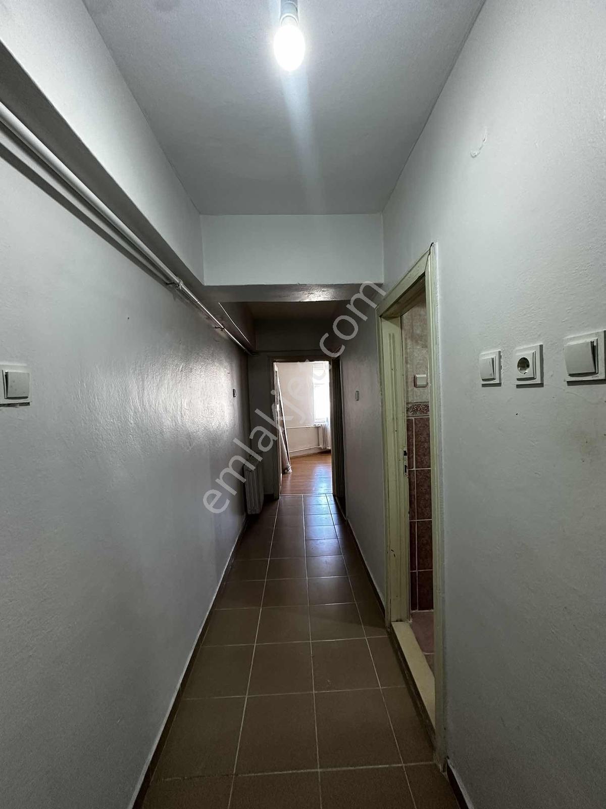 Çarşı Merkezde 1+1 Kısmi Eşyalı Kiralık Daire - Görsel 2