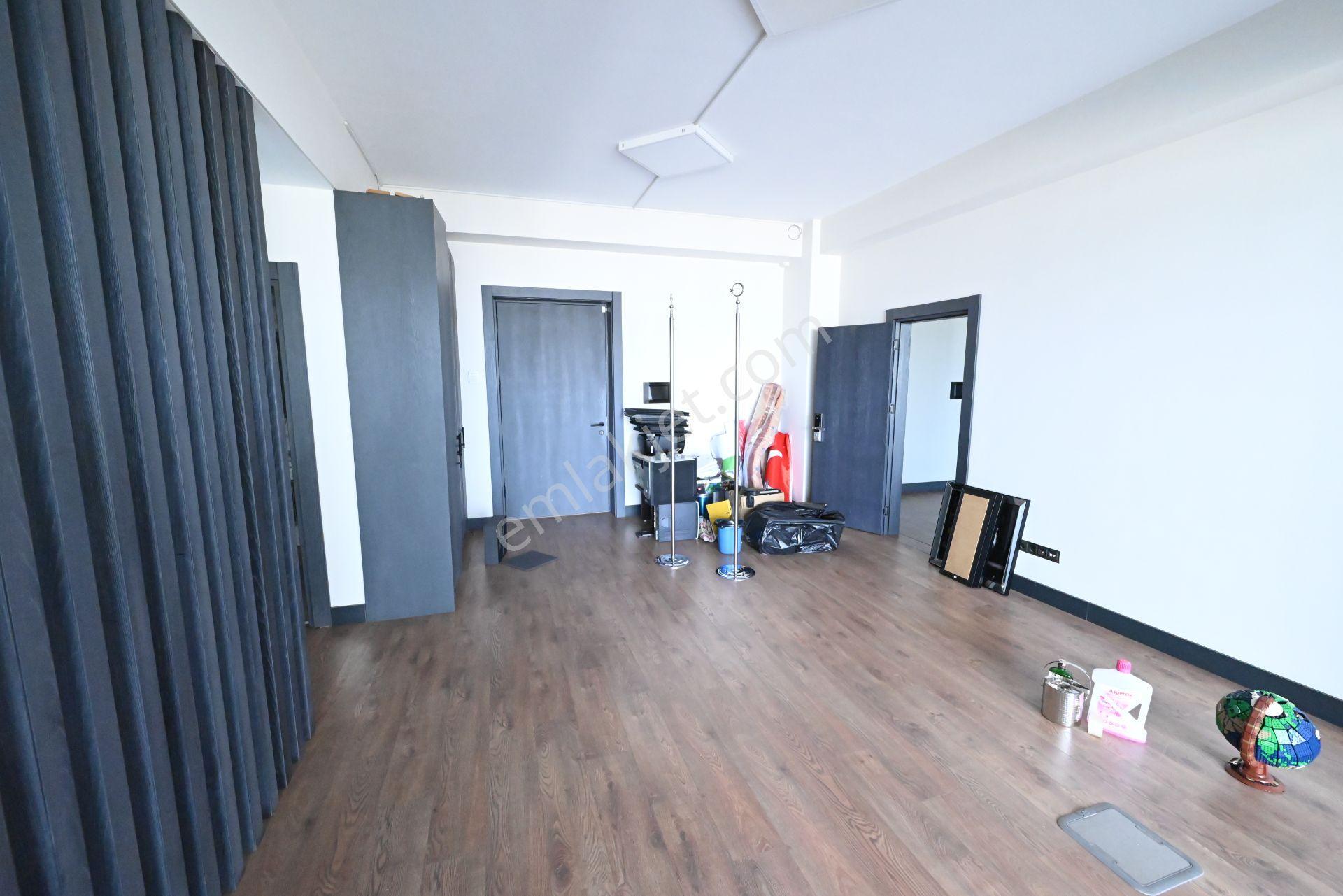 Üstünkent'ten Civanlar Plaza'da Tabela Değeri Yüksek 4+2 Ofis - Görsel 24