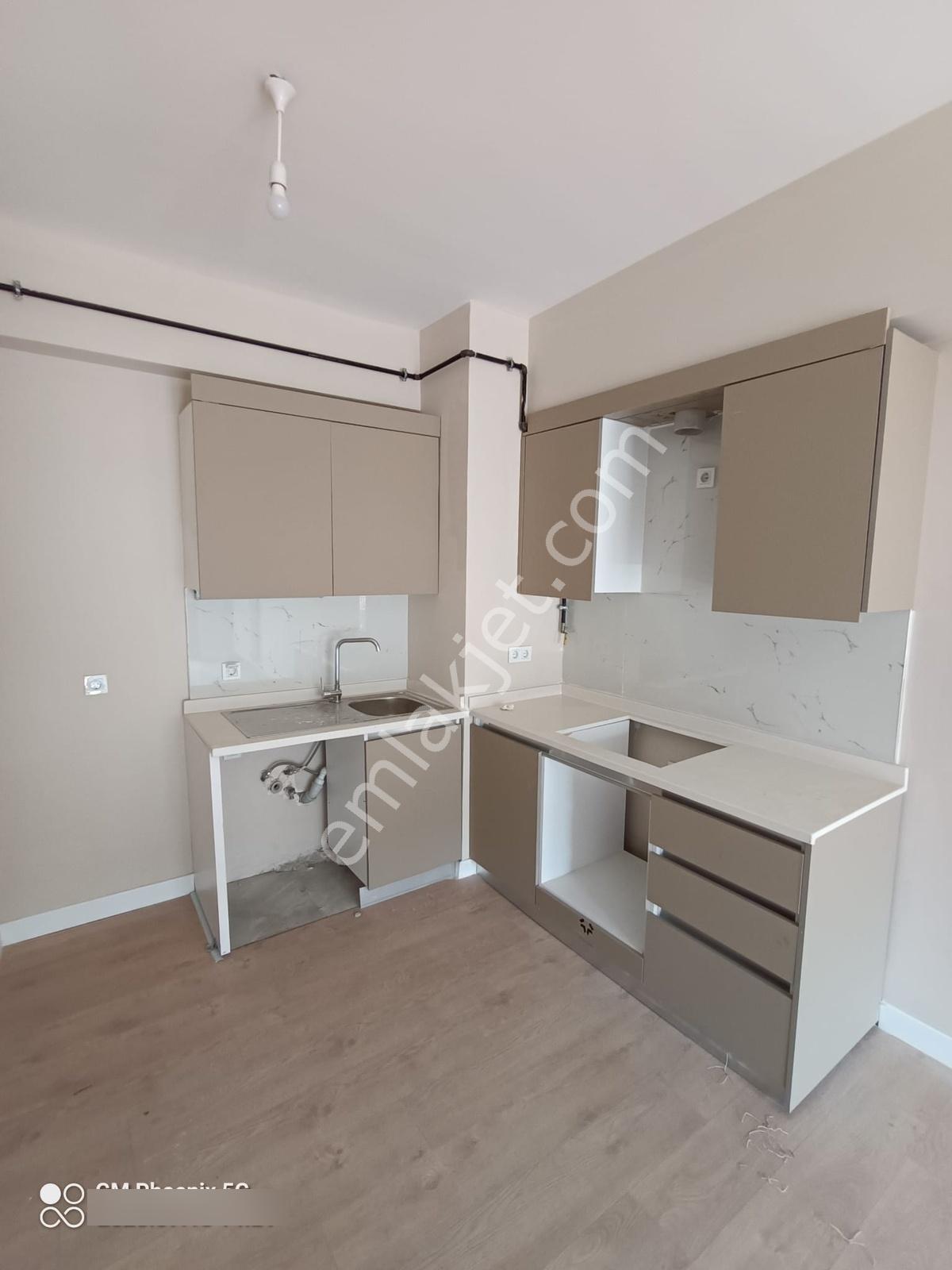 Azerbaycan Konutlarında Eşyasız Kiralık 1+1 Daire - Görsel 3
