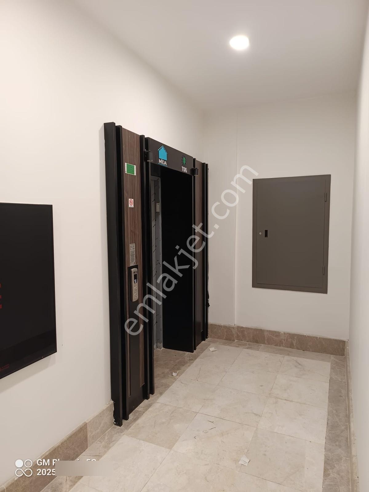 Azerbaycan Konutlarında Eşyasız Kiralık 1+1 Daire - Görsel 2