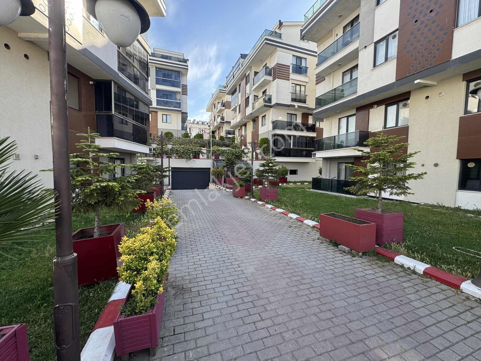 Bağlarbaşı Mah Ferah Site İçirisinde Lüx Ferah 2+1 Satılık Daire - Görsel 13