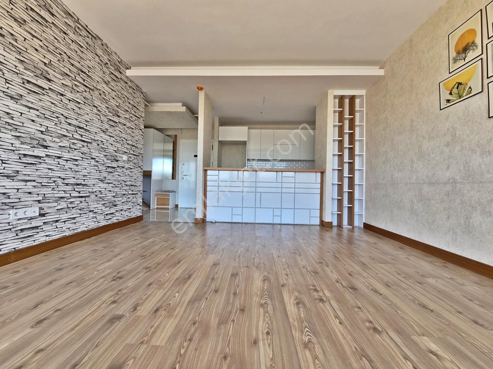 Kayalar Tower'da Güvenlikli Rezidansta 1+1 Ara Kat Kiralık Daire - Görsel 3