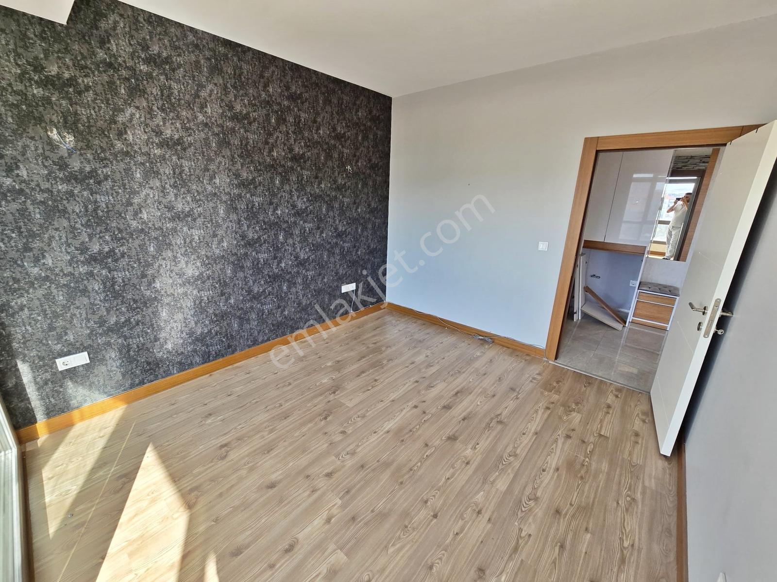 Kayalar Tower'da Güvenlikli Rezidansta 1+1 Ara Kat Kiralık Daire - Görsel 13