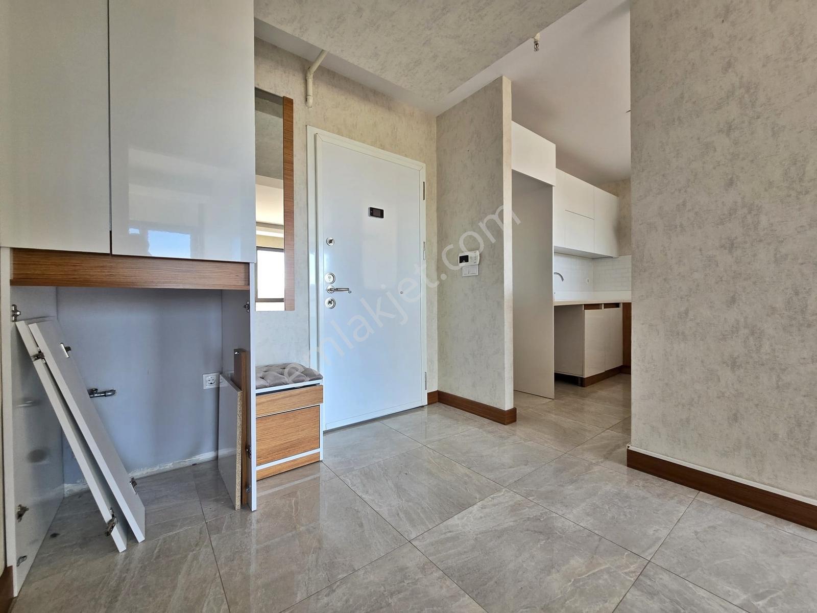 Kayalar Tower'da Güvenlikli Rezidansta 1+1 Ara Kat Kiralık Daire - Görsel 14