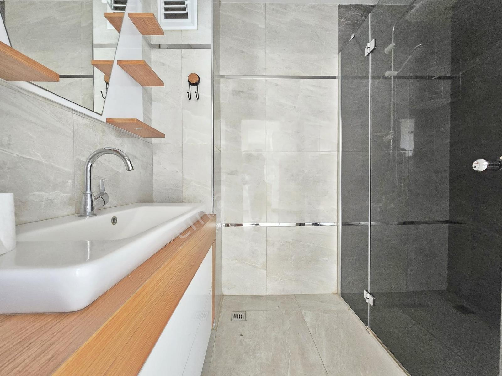 Kayalar Tower'da Güvenlikli Rezidansta 1+1 Ara Kat Kiralık Daire - Görsel 19