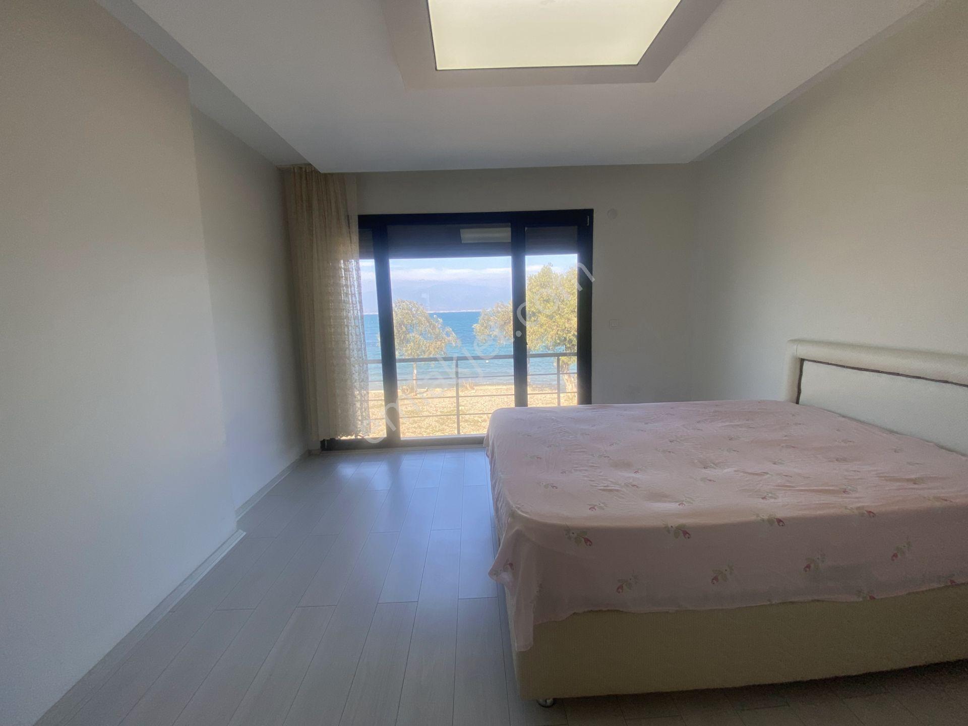Burhaniye De Satılık Muhtesem Villa.denize Sıfır. - Görsel 12
