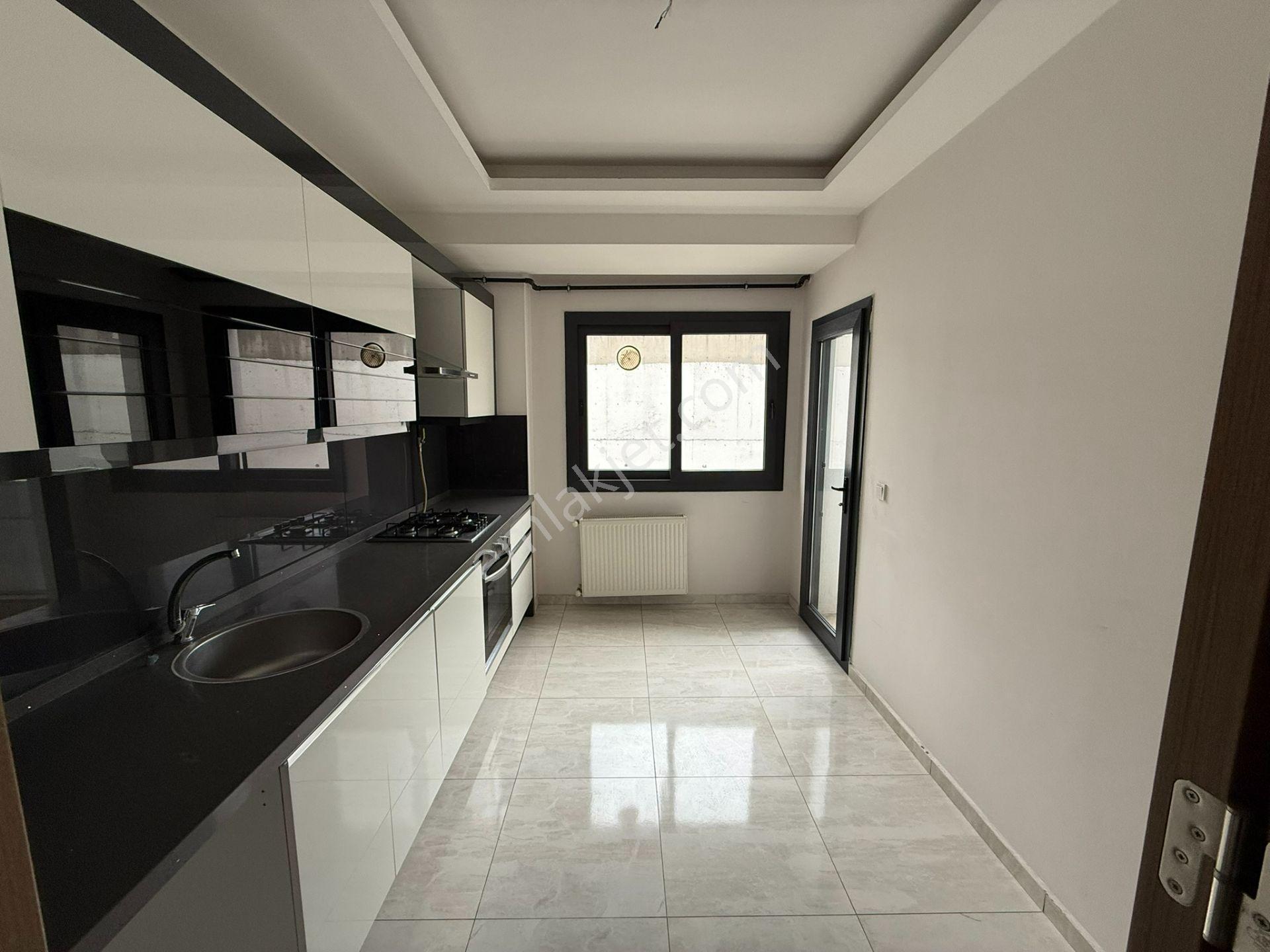 Çiğli'de Kiralık 2+1 Havuzlu Lüks Daire - Görsel 11