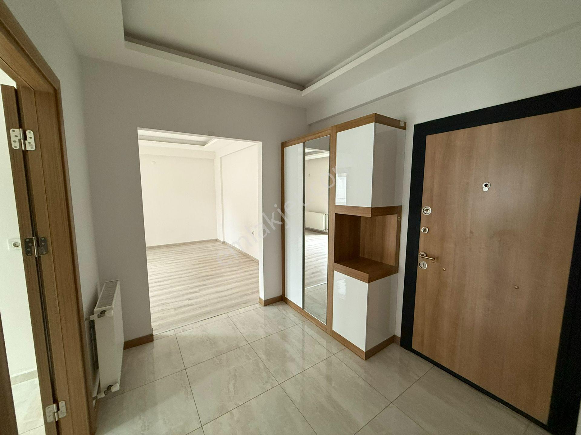 Çiğli'de Kiralık 2+1 Havuzlu Lüks Daire - Görsel 21