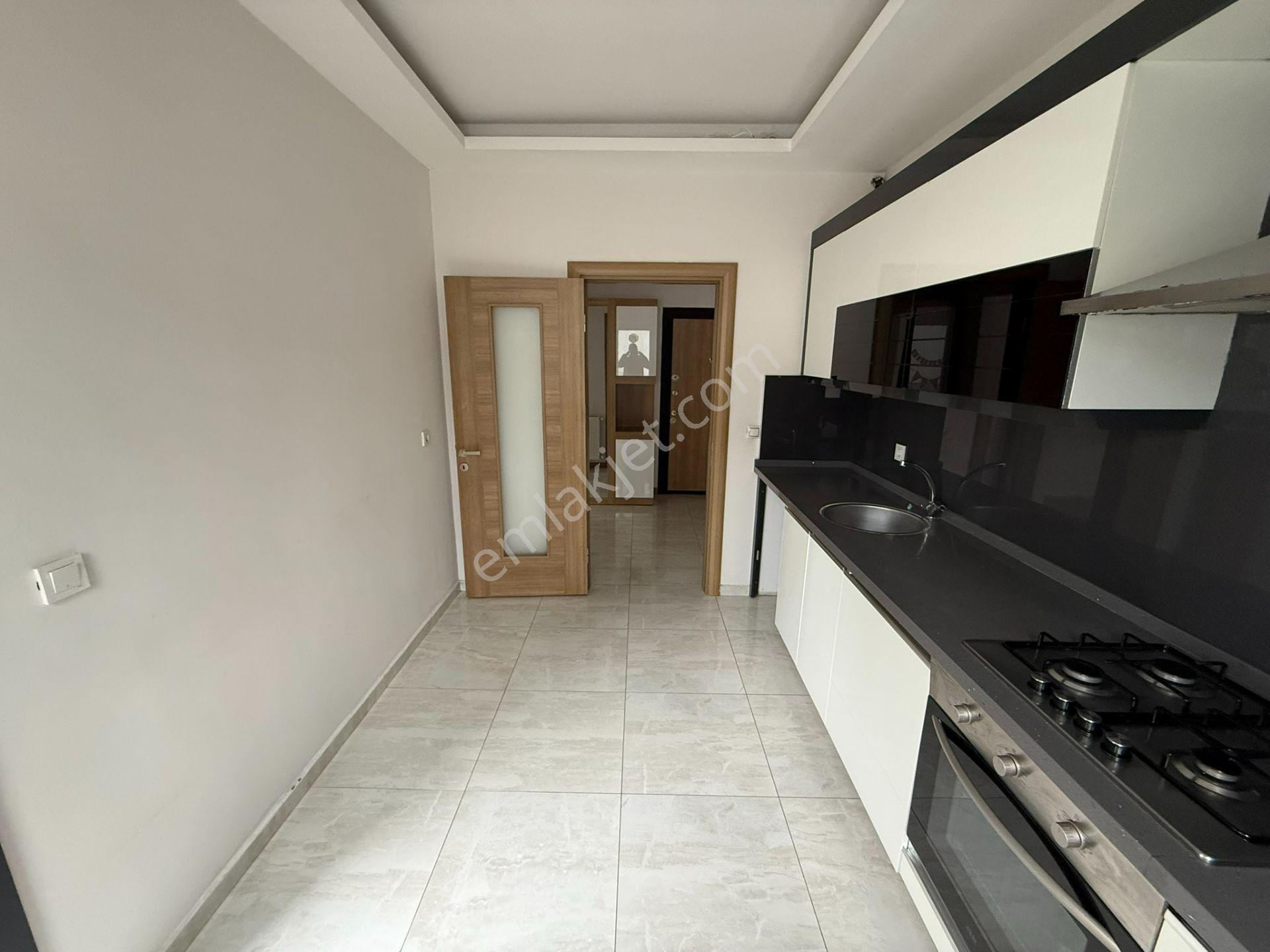 Çiğli'de Kiralık 2+1 Havuzlu Lüks Daire - Görsel 10