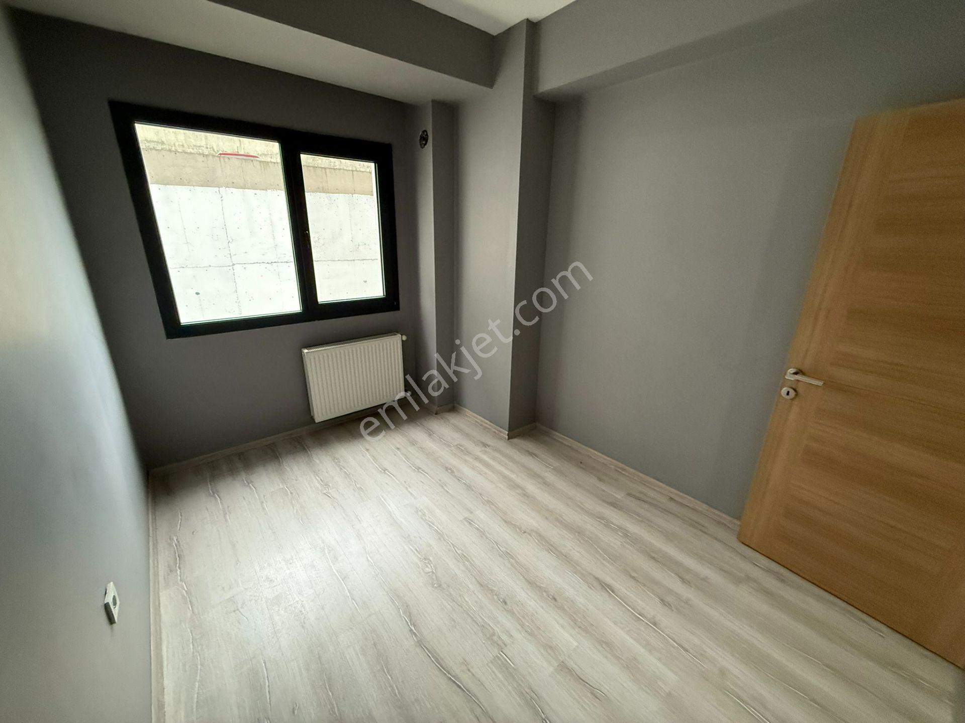Çiğli'de Kiralık 2+1 Havuzlu Lüks Daire - Görsel 24