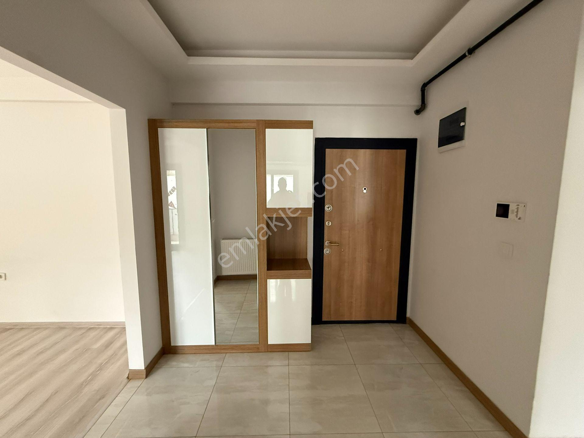 Çiğli'de Kiralık 2+1 Havuzlu Lüks Daire - Görsel 14