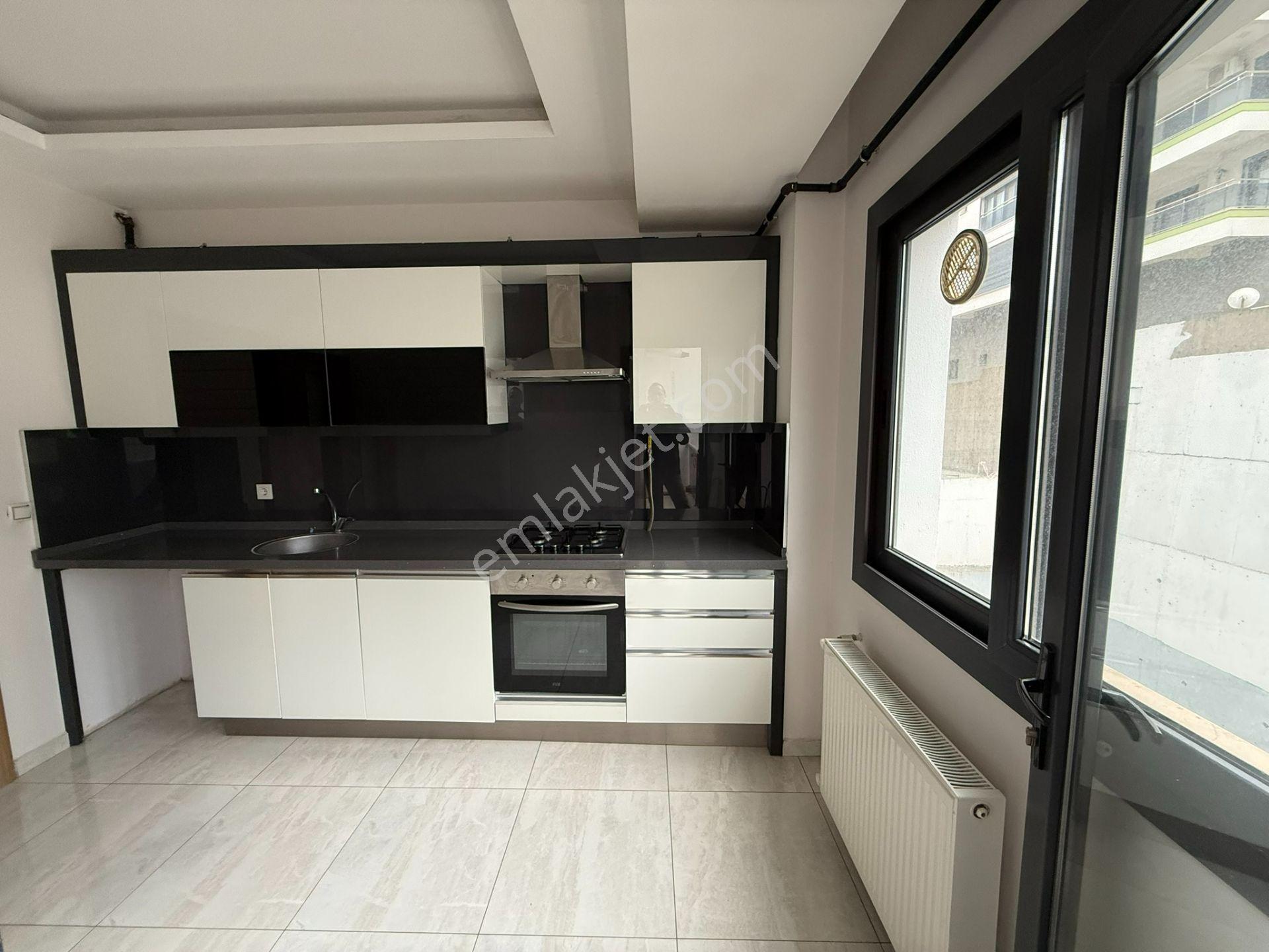 Çiğli'de Kiralık 2+1 Havuzlu Lüks Daire - Görsel 8