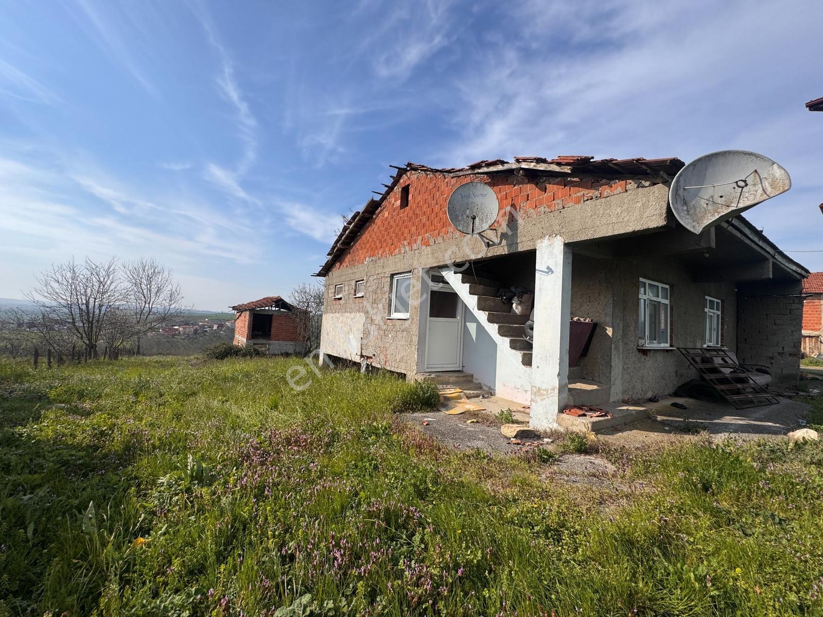 Ak Emlak'dan 1.530 M2 Arsa İçinde Tek Katlı Betonarme Ev Ve Ahır - Görsel 9