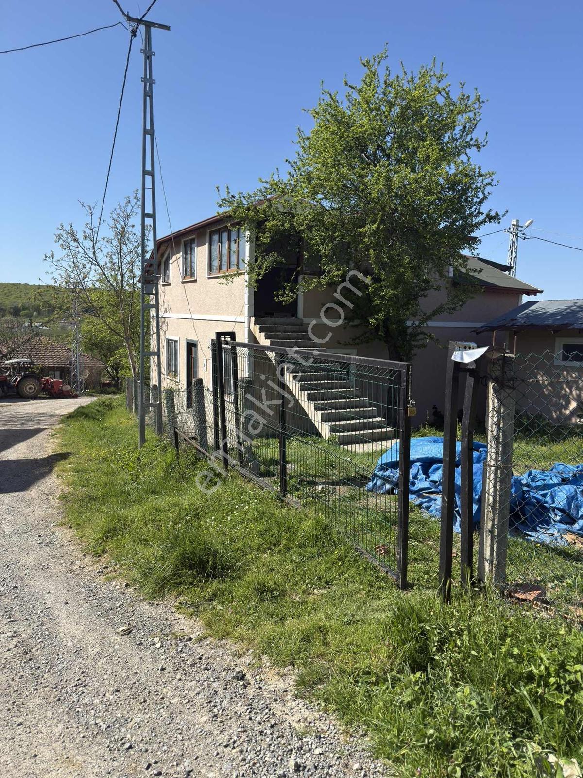 Ak Emlak'dan 448 M2 Arsa İçinde Müstakil İki Katlı Bahçeli Ev - Görsel 7