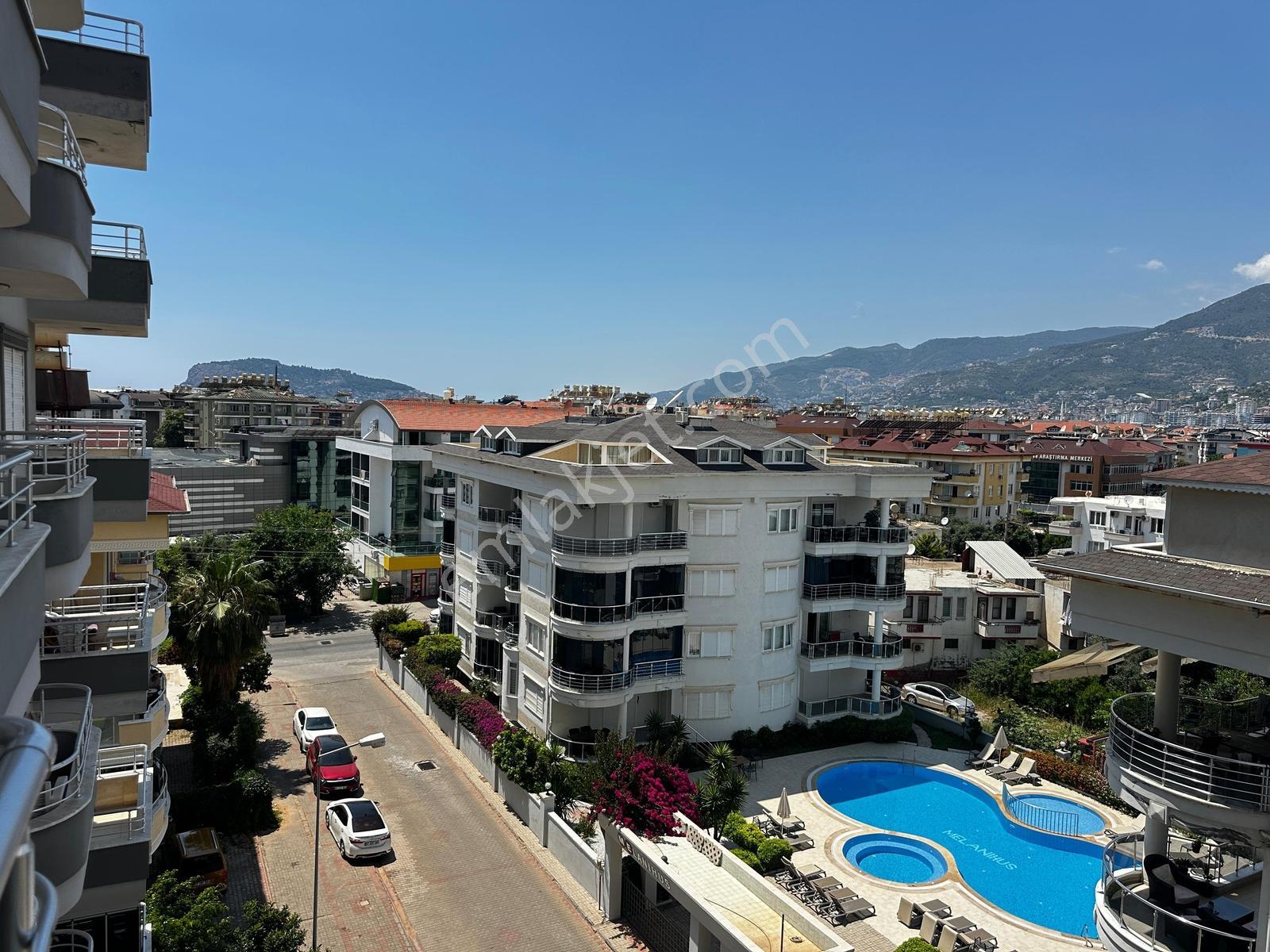 Denize Yürüme Mesafesinde | Havuz Manzaralı Ferah 2+1 - Görsel 25