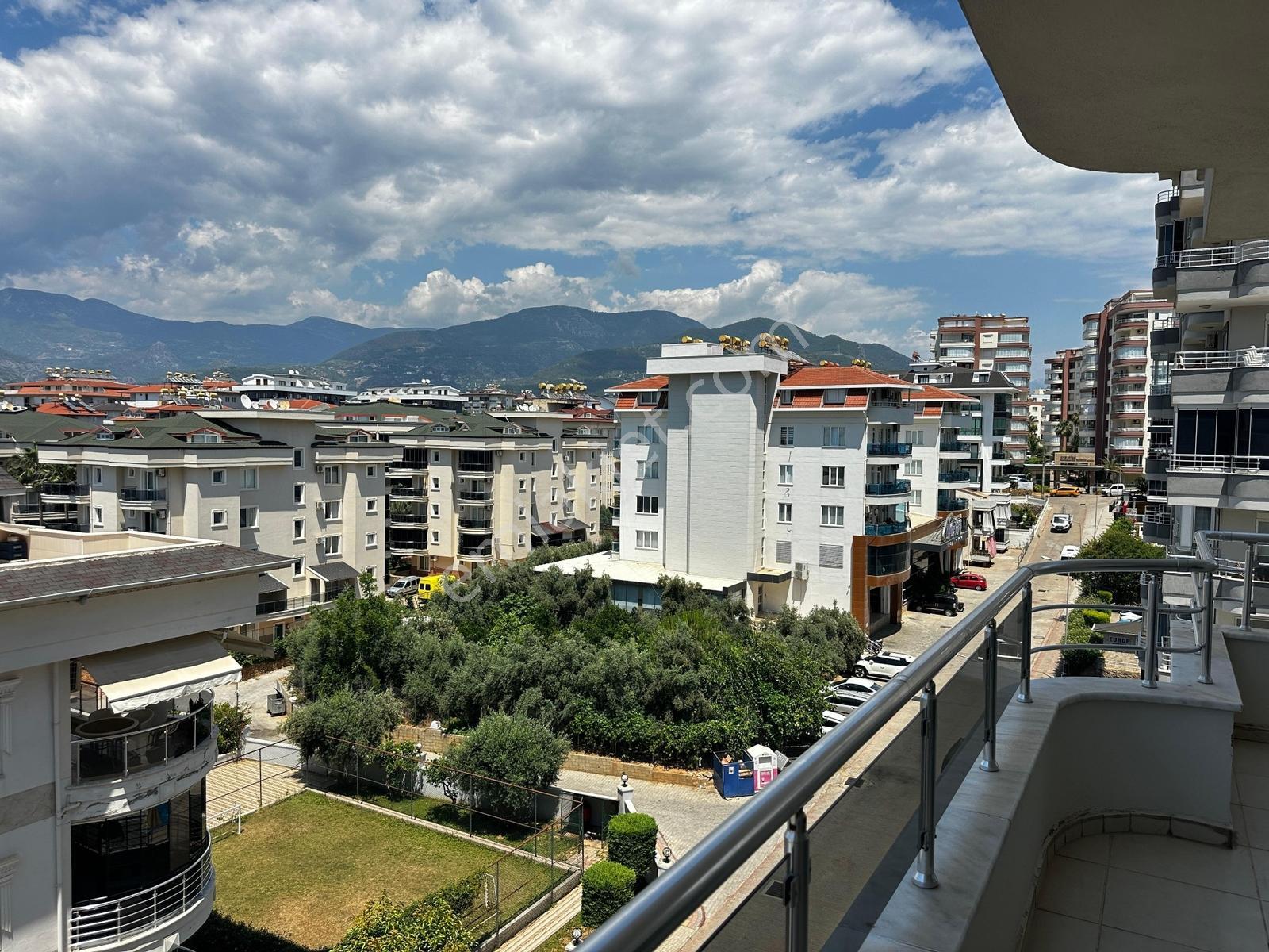 Denize Yürüme Mesafesinde | Havuz Manzaralı Ferah 2+1 - Görsel 14