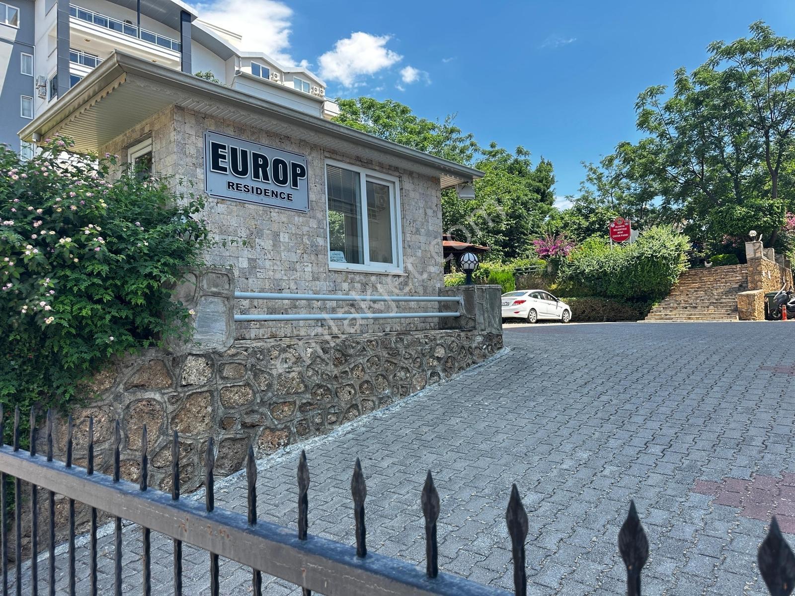 Denize Yürüme Mesafesinde | Havuz Manzaralı Ferah 2+1 - Görsel 4