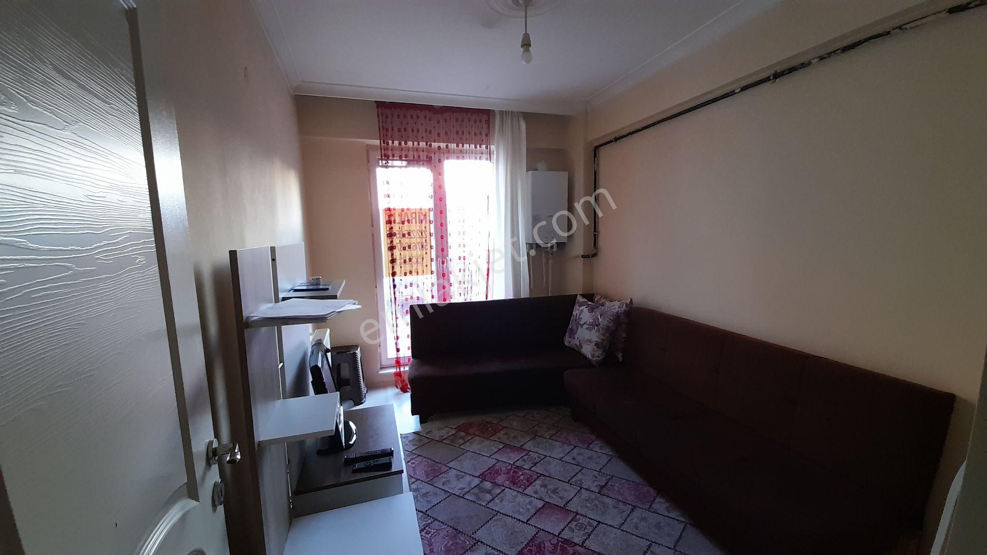 Büyükdere Kanaryaşarmaşıgı Sokak 1+1 Eşyalı Daire - Görsel 12