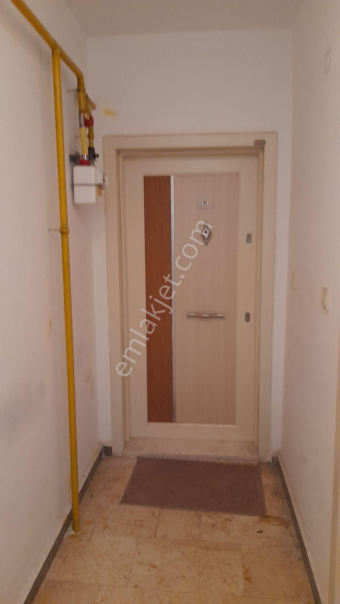 Büyükdere Kanaryaşarmaşıgı Sokak 1+1 Eşyalı Daire - Görsel 13