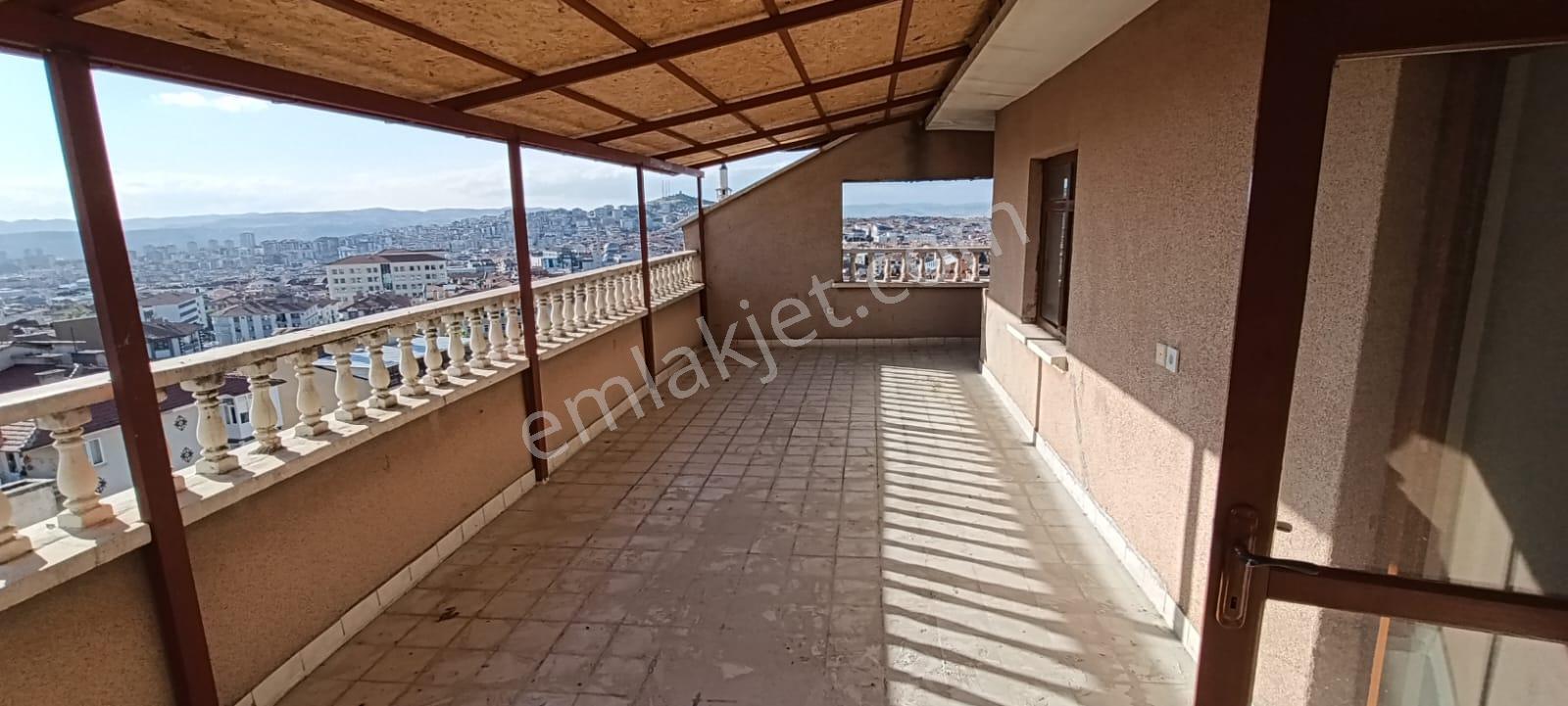 Başak Mahallesinde 5+1 Kiralık Çift Teraslı Dublex Daire