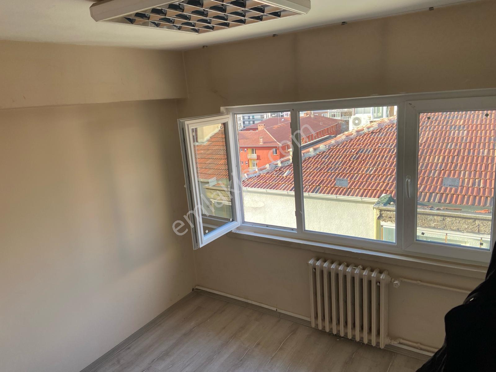 Sahibinden Maltepe Gmk Bulvarı Üzrinde Satılık 2+1 Ofis - Görsel 11