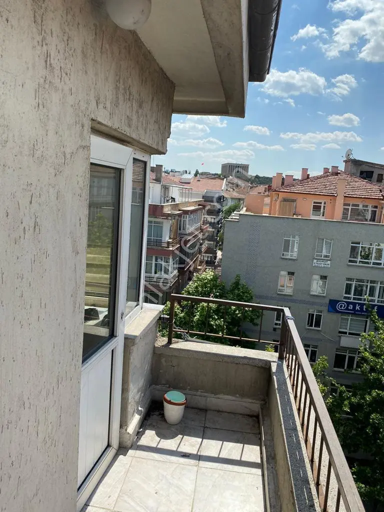 Sahibinden Maltepe Gmk Bulvarı Üzrinde Satılık 2+1 Ofis - Görsel 4