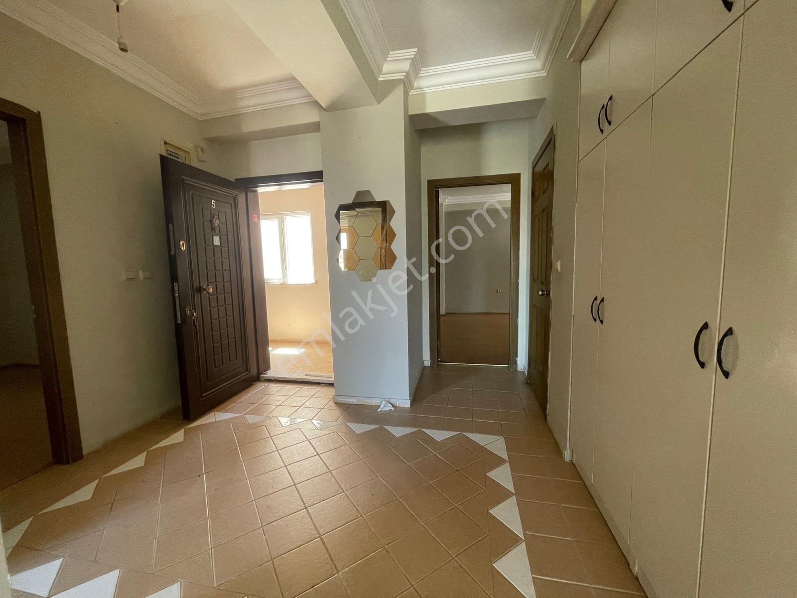 3+1 Havuzlu Sitede Dev Arsa Paylı Satılık Daire - Görsel 33