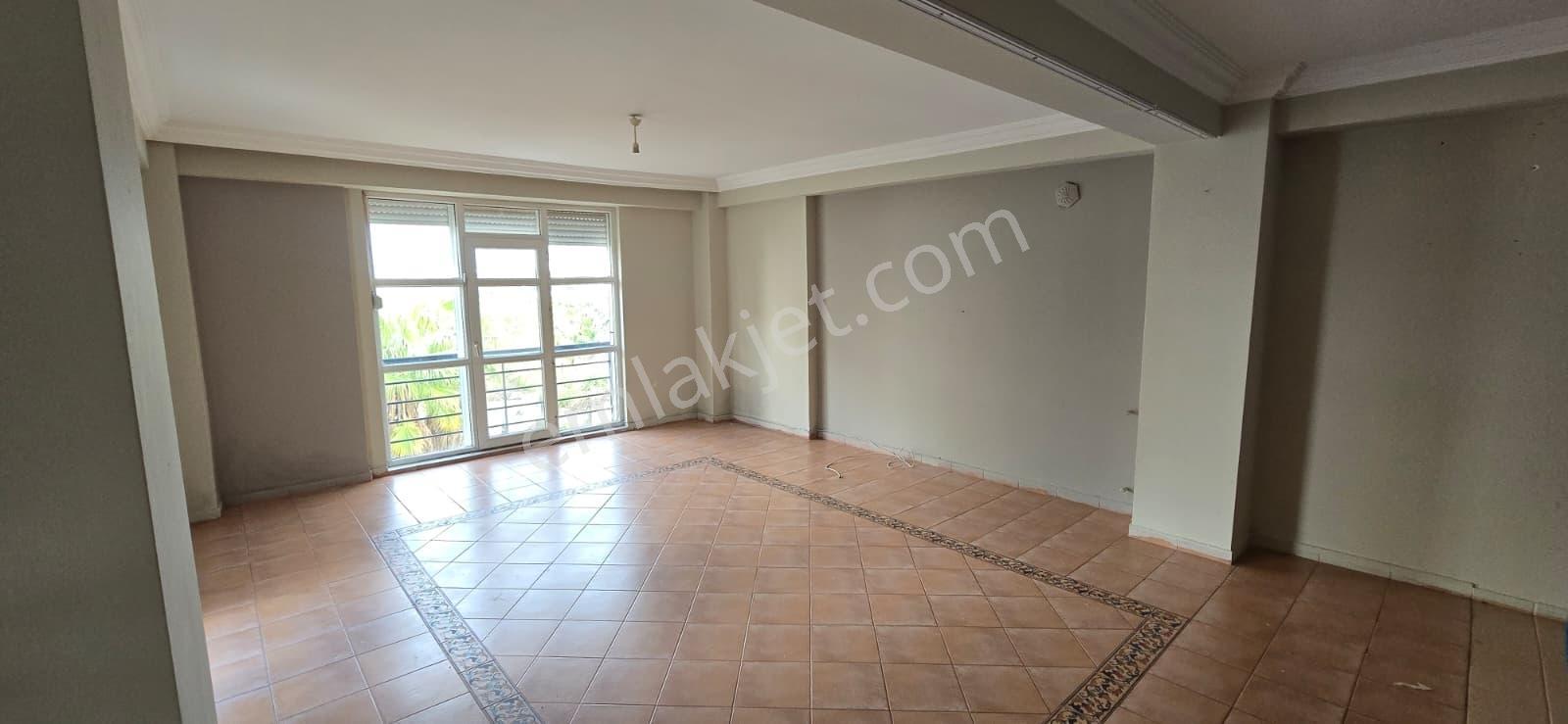 3+1 Havuzlu Sitede Dev Arsa Paylı Satılık Daire - Görsel 21
