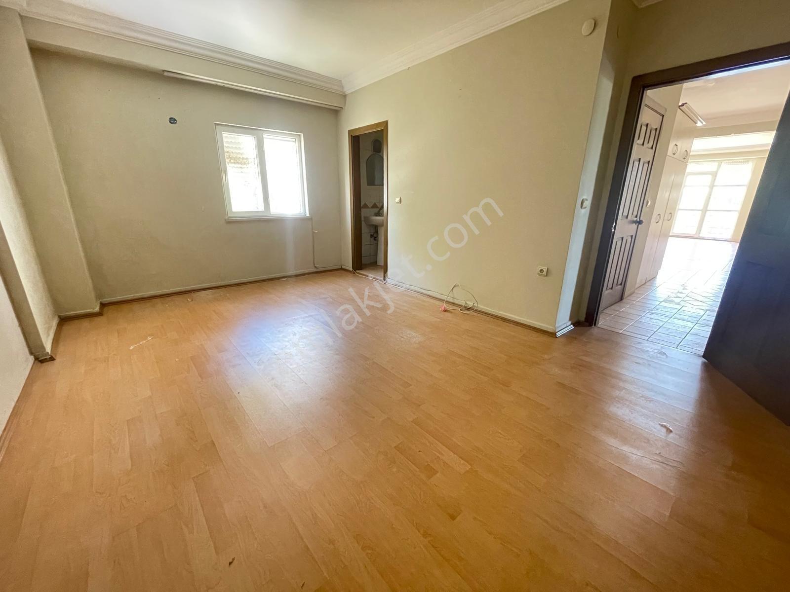 3+1 Havuzlu Sitede Dev Arsa Paylı Satılık Daire - Görsel 6