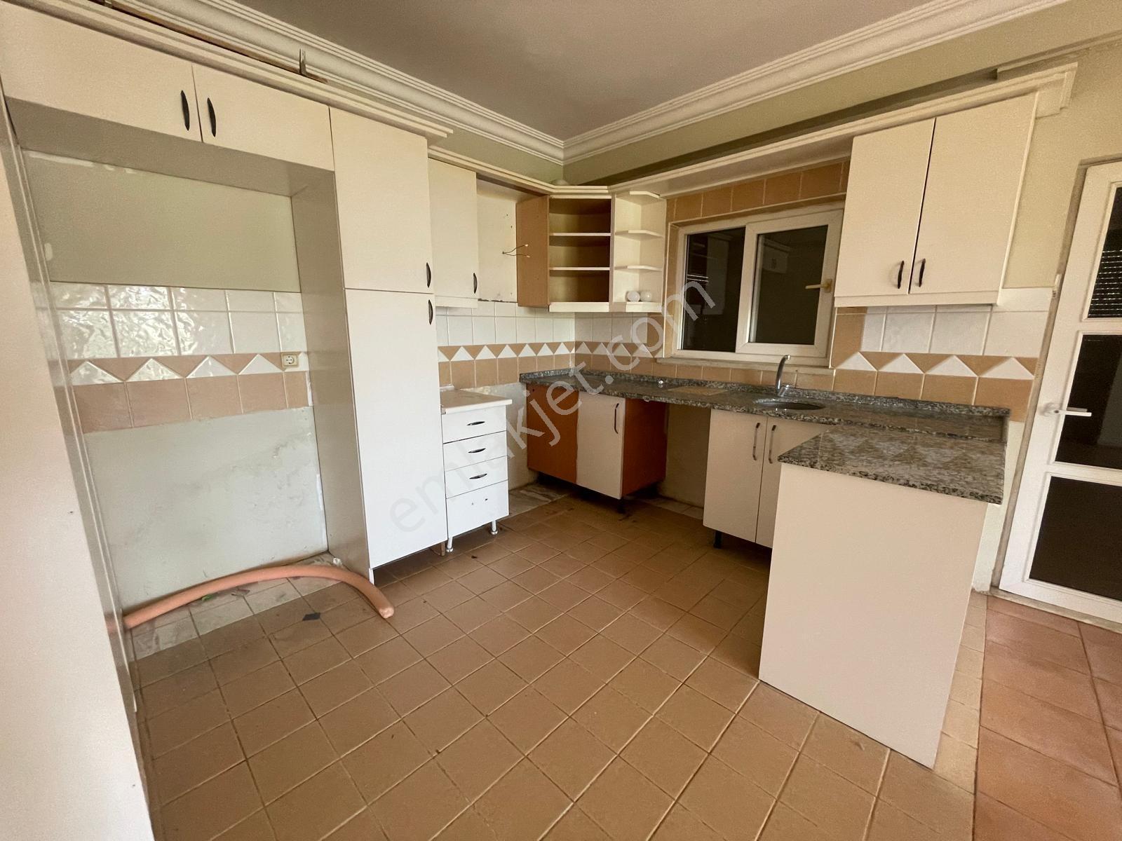 3+1 Havuzlu Sitede Dev Arsa Paylı Satılık Daire - Görsel 8