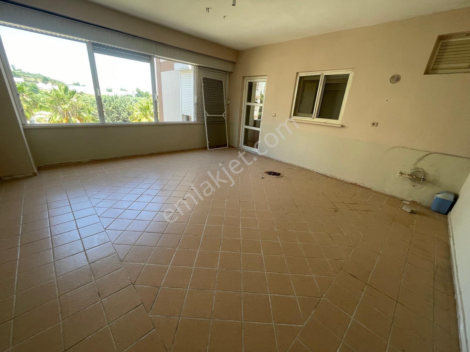 3+1 Havuzlu Sitede Dev Arsa Paylı Satılık Daire - Görsel 24