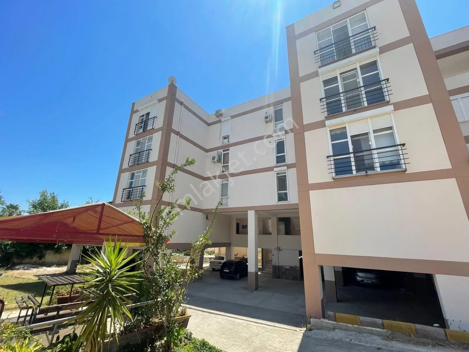 3+1 Havuzlu Sitede Dev Arsa Paylı Satılık Daire - Görsel 31