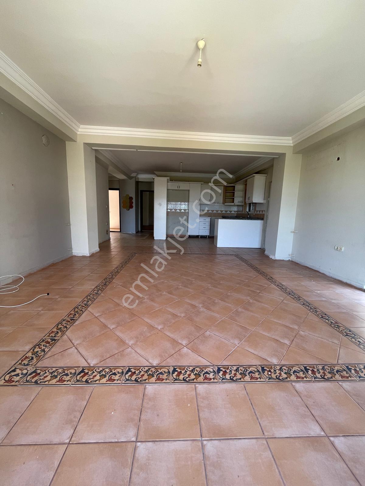 3+1 Havuzlu Sitede Dev Arsa Paylı Satılık Daire - Görsel 17