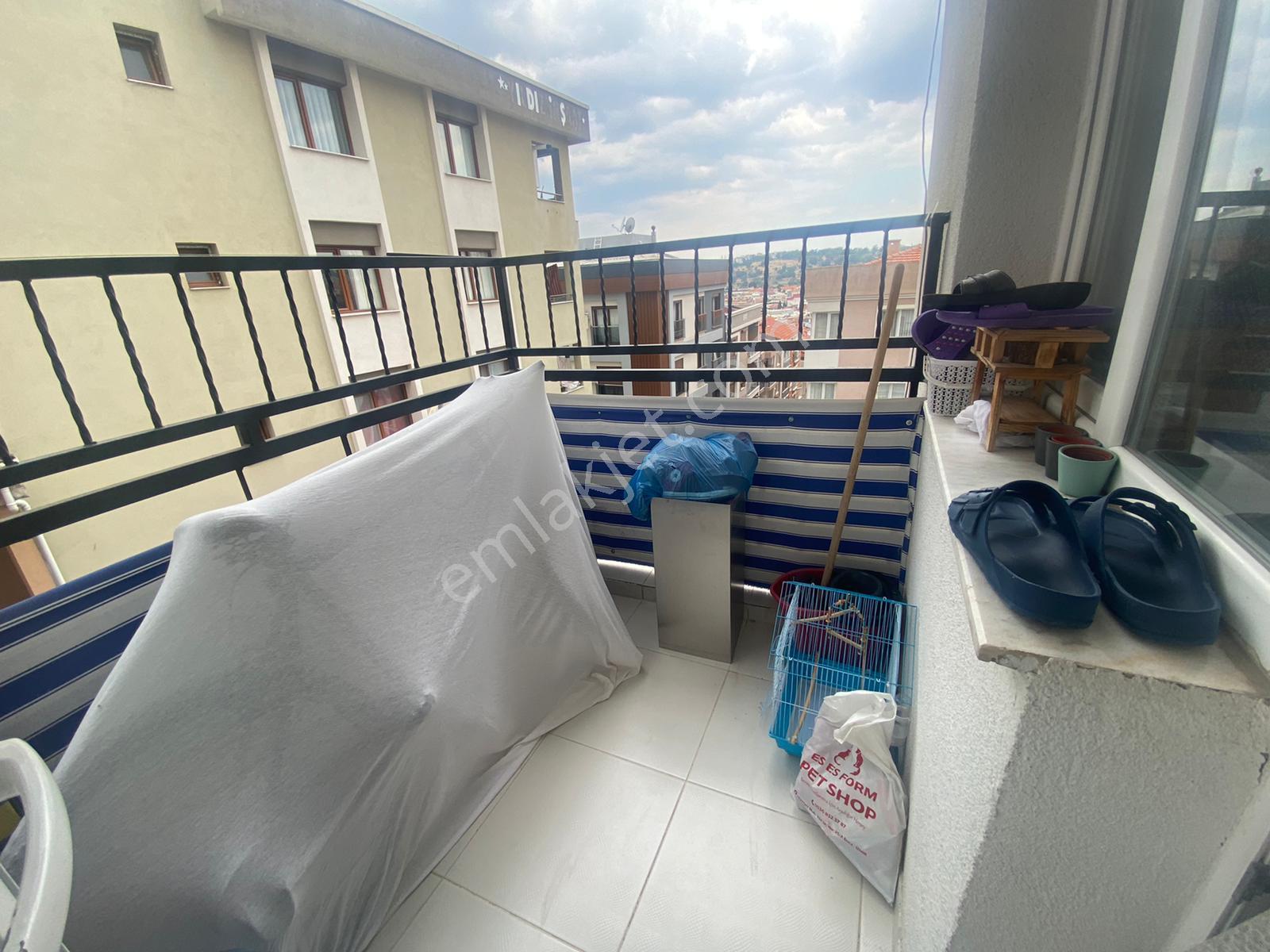 Buca Laleli Mah.de Hem Oturumluk Hem Yatırımlık 2+1 85 M2 Arakat Daire - Görsel 12
