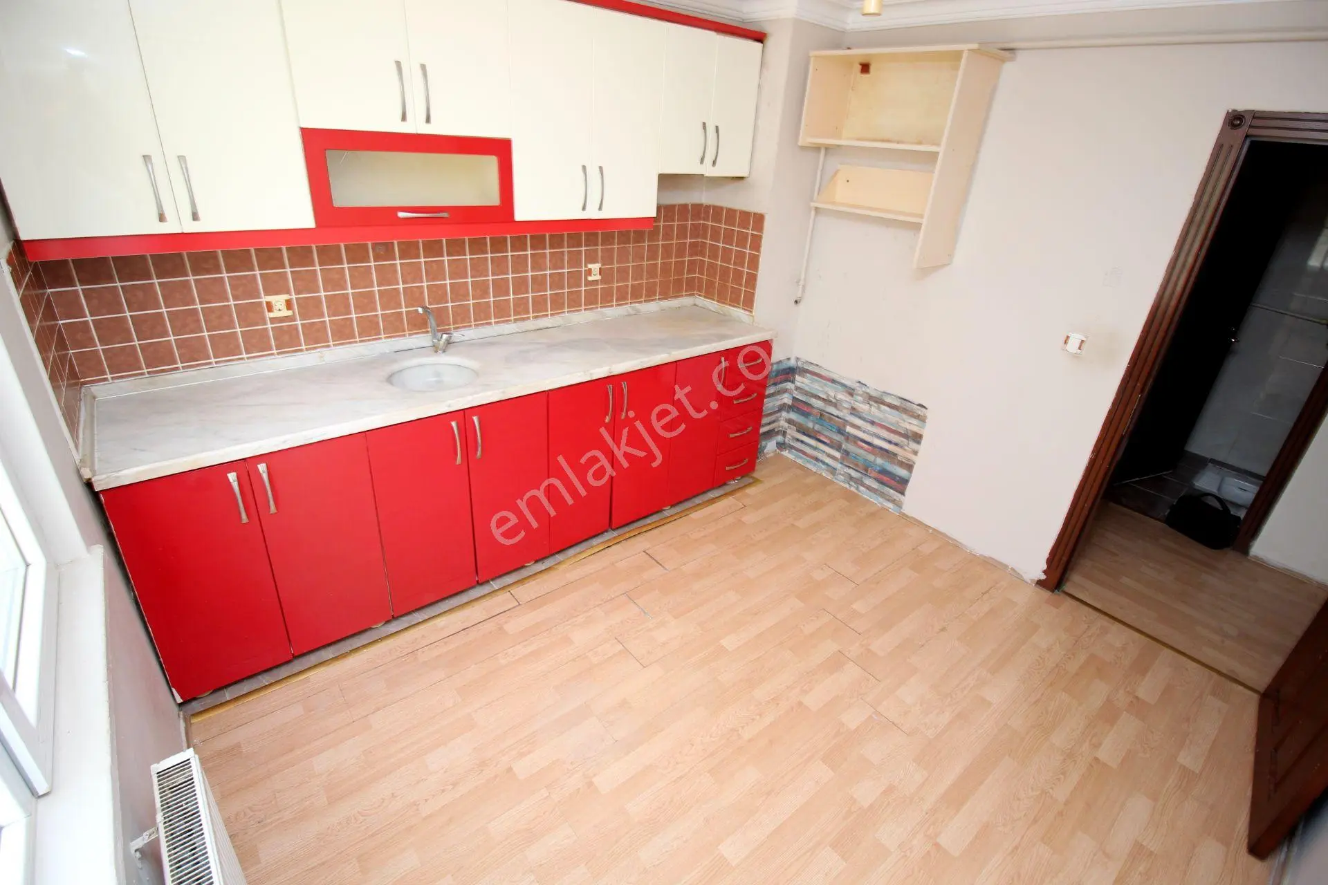 Emre Emlaktan Topçuda Asansörlü Arakat 3+1 Kiralık Daire - Görsel 2