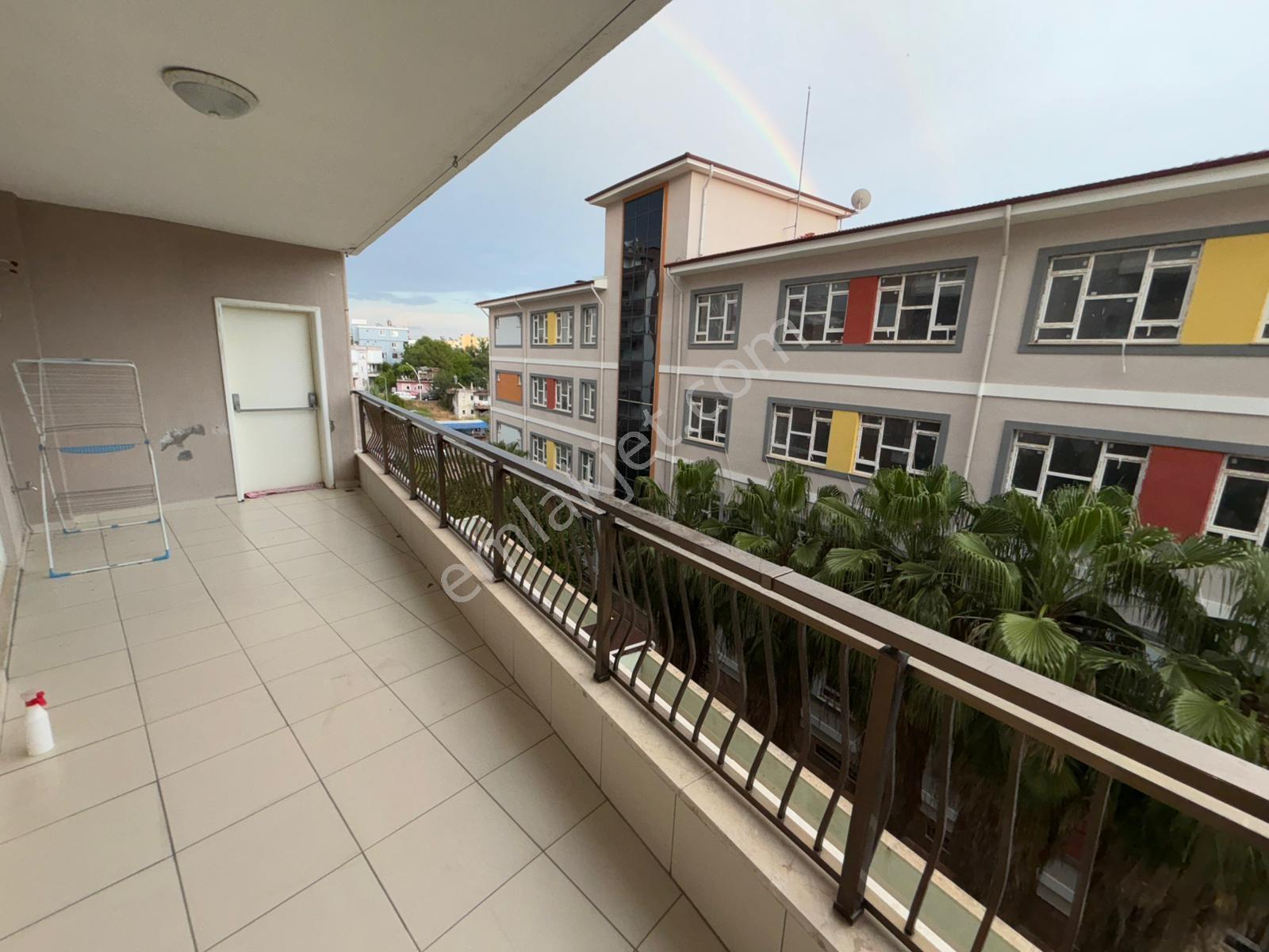 Usta Gayrimenkul'den Kiralık Cadde Üzerinde 3+1 Temiz Daire - Görsel 9