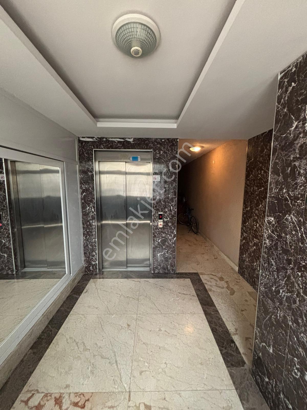 Usta Gayrimenkul'den Kiralık Cadde Üzerinde 3+1 Temiz Daire - Görsel 6