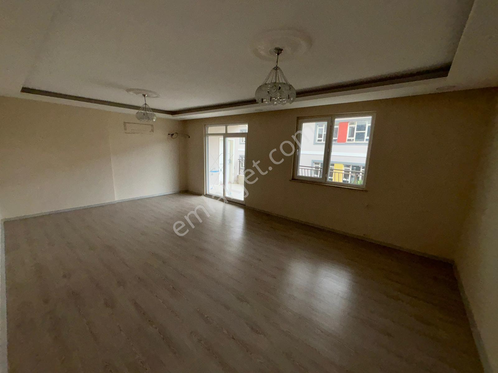 Usta Gayrimenkul'den Kiralık Cadde Üzerinde 3+1 Temiz Daire - Görsel 13