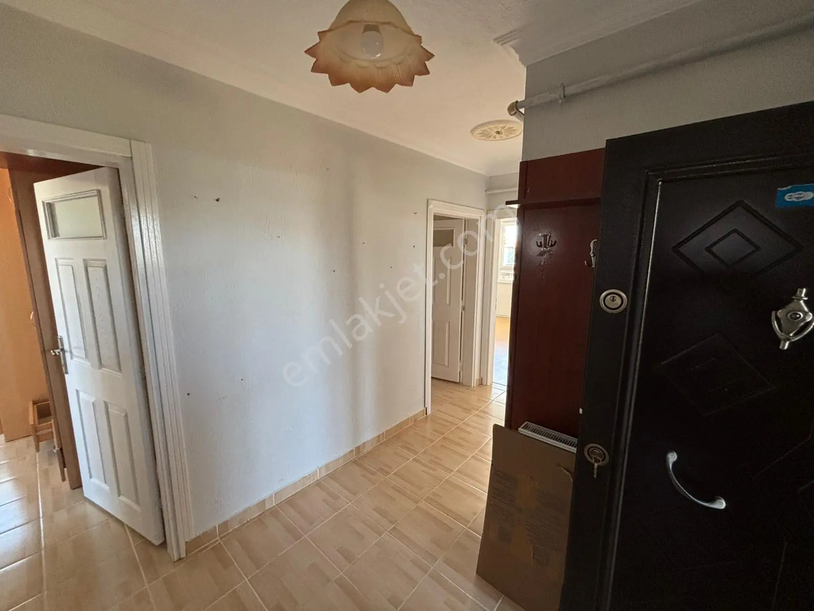 Usta Gayrimenkul'den Kiralık 2+1 Doğalgazlı Temiz Daire - Görsel 16