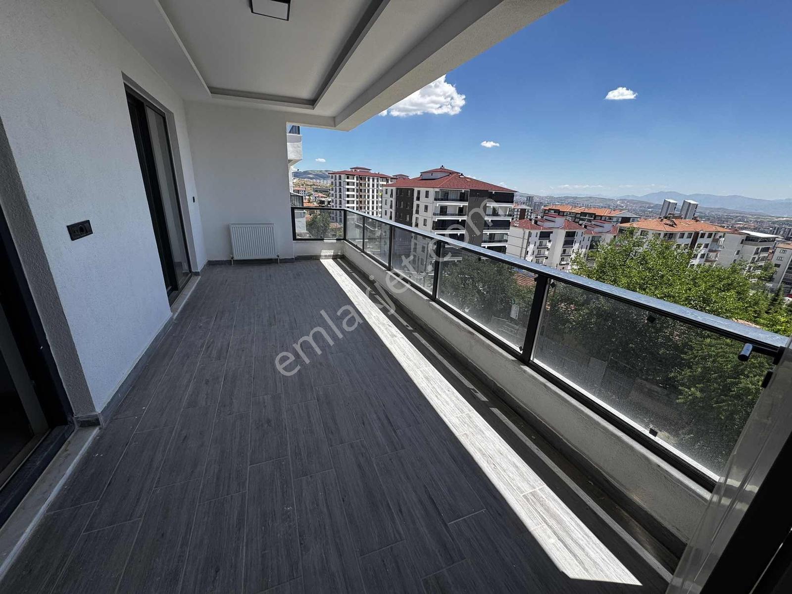 [ema] Cumhuriyet Mah. Kiralık 180 M2 3+1 Sıfır Daire - Görsel 3