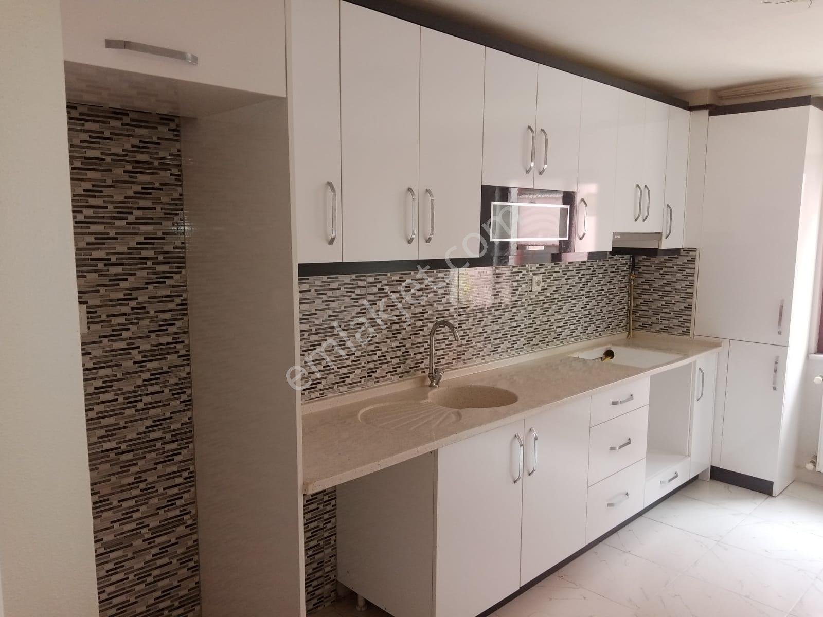 Mudanya Siteler Mah.'de Satılık Daire 3+1 Merkezde1.kat Buski Karşısı Daire Ful Bakımlı Masrafsız