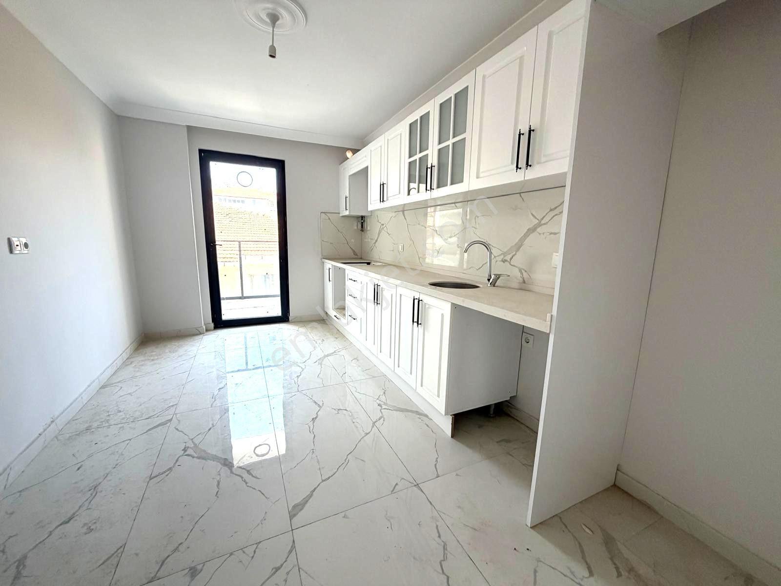 Millet Cad 4+2 İskanlı Asans.200m² Çift Girişli Dublex Ön Cephe - Görsel 12