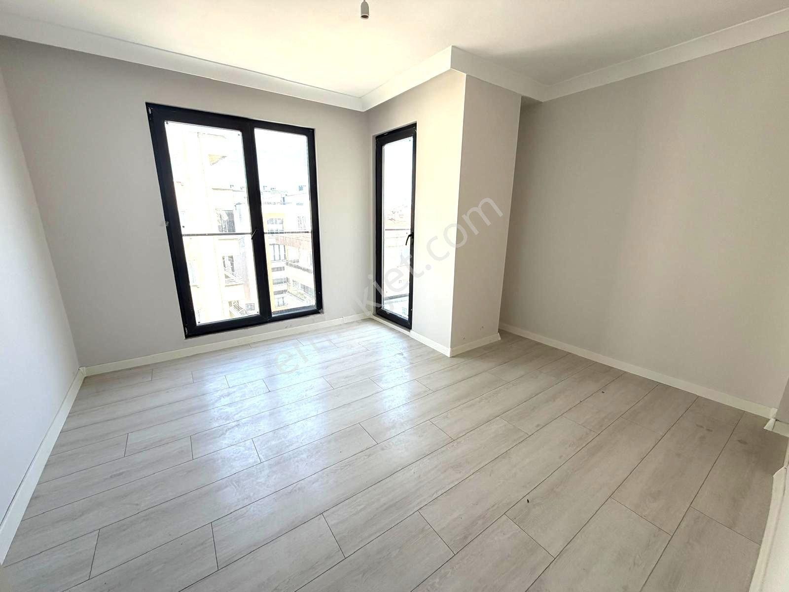 Millet Cad 4+2 İskanlı Asans.200m² Çift Girişli Dublex Ön Cephe - Görsel 5