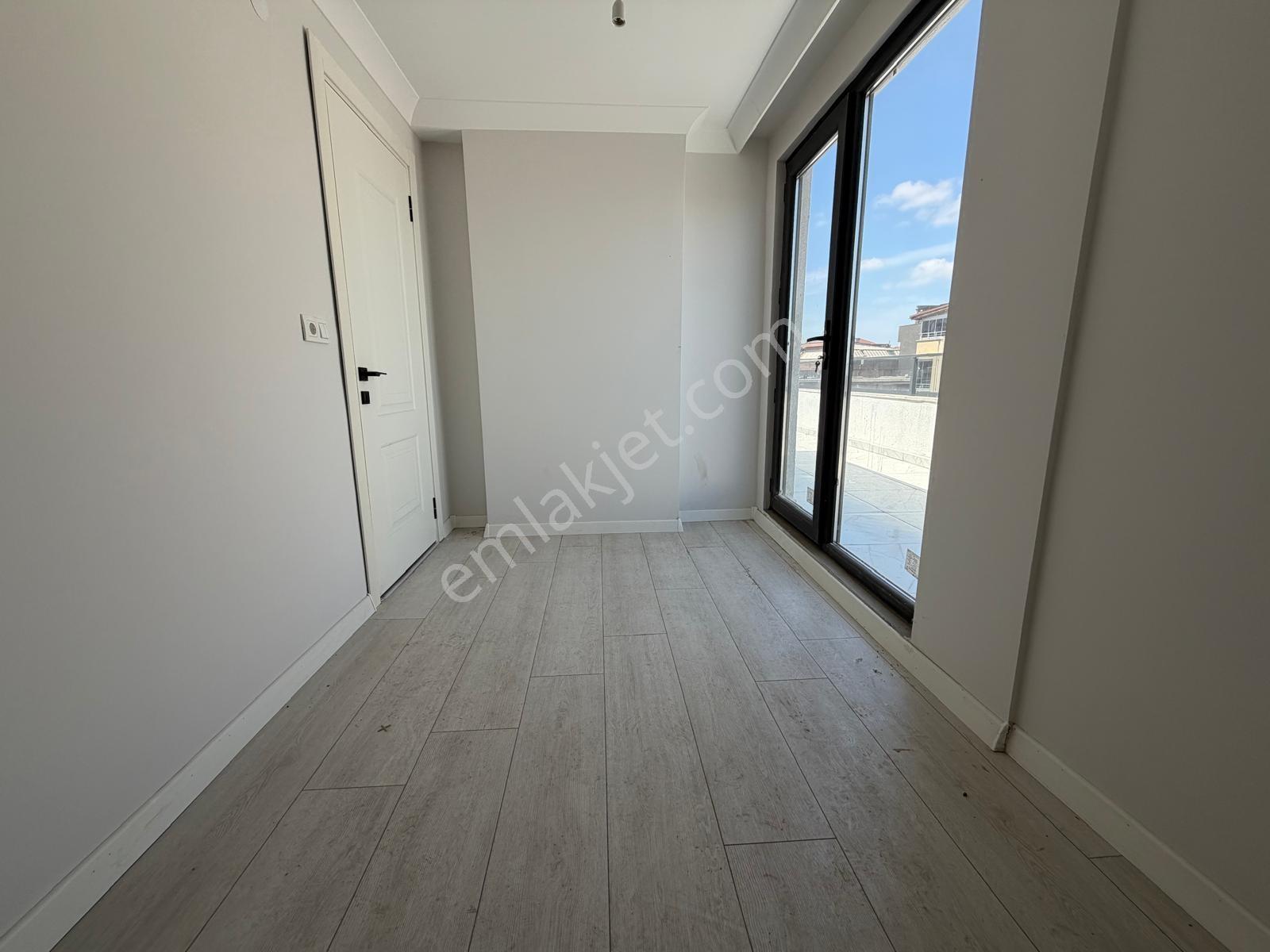 Millet Cad 4+2 İskanlı Asans.200m² Çift Girişli Dublex Ön Cephe - Görsel 25